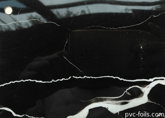 Fogli di mobili in PVC di marmo nero ad alto lucido autoadesivo per la tavola