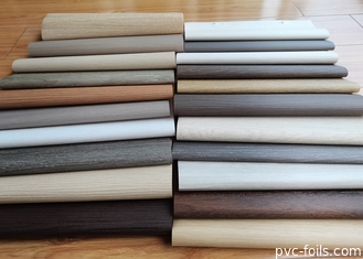 Pellicola di avvolgimento in PVC a grani di legno di ciliegio per la progettazione di mobili personalizzati