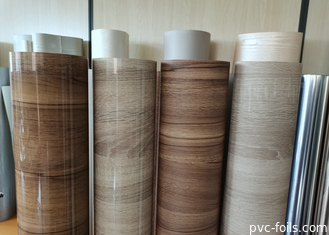 Rollo di pellicola di mobili in PVC ad alto lucido per le superfici degli armadi moderni