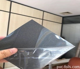 La stagnola decorativa del PVC per il solido della pelle della porta dei Governi colora il rotolo di 300m