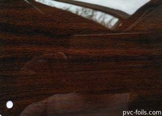 Copertura autoadesiva alti 0.45M lucidi della mobilia del film del PVC del grano di legno