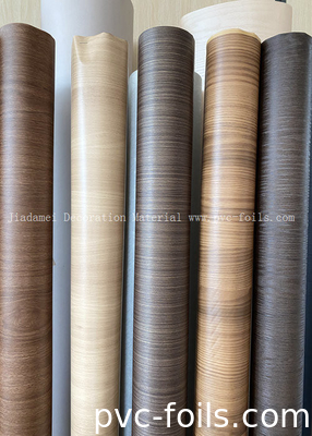 Rollo di pellicola in PVC a modello di legno per la decorazione dei pannelli dei mobili interni