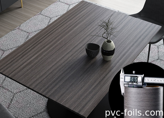 Mobili Film di superficie in PVC Disegno di grano di legno Spessore personalizzato per la laminazione