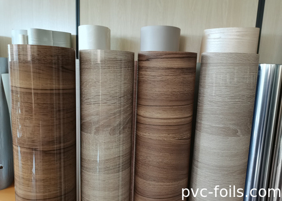 Rollo di pellicola di mobili in PVC ad alto lucido per le superfici degli armadi moderni