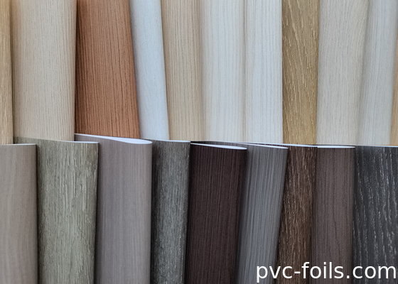 Film decorativo in PVC con grano di legno supermatto per profilati e pannelli in WPC