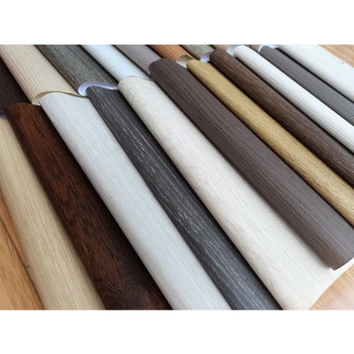 Film adesivo a grano di legno in PVC per armadi e mobili da cucina