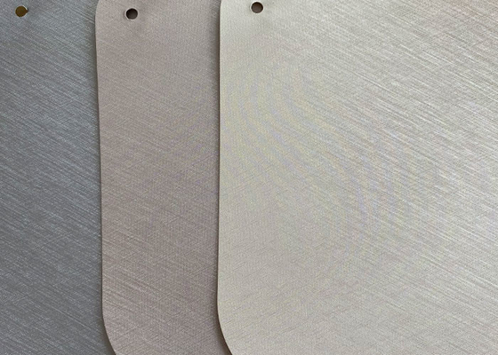 D'argento spazzolato ha impresso il rotolo decorativo della stagnola del PVC rende incombustibile 3D ha impresso